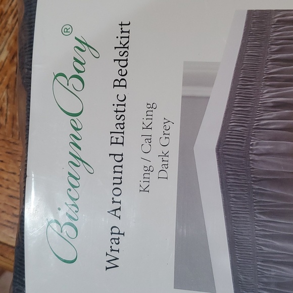 Biscayne Bay Wrap Around Elastic Bedskirt - Picture 3 of 3